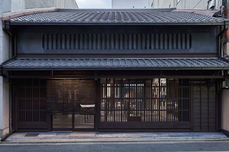 京都132年日式老屋時尚變身！三宅一生聯手深澤直人打造墨色簡約空間